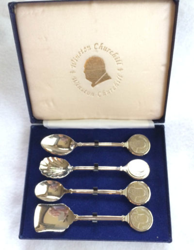 4 Churchill silver-plated spoons in presentation case