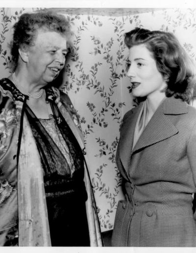 Sarah Churchill chatting with Eleanor Roosevelt: Original Press Photograph