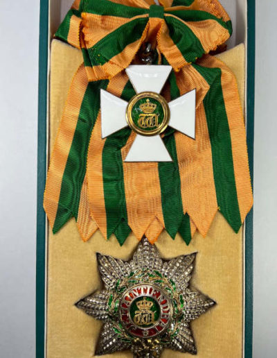 Order of the Oaken Crown: Badge + Breast Star